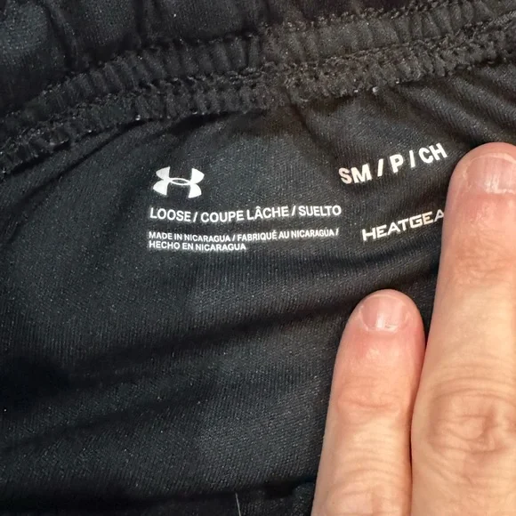 370. Under Armour Black Men's Shorts - Picture 3 of 5